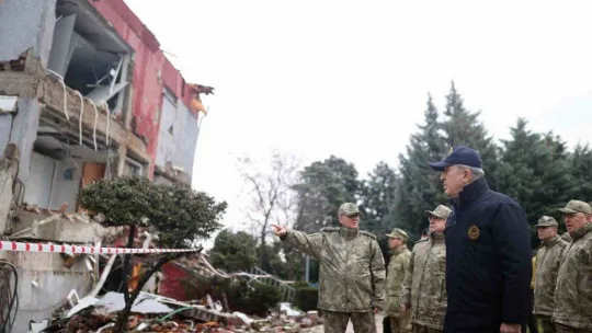 MSB: 'Deprem bölgesinde 3 binin üzerinde Mehmetçik arama-kurtarma çalışmalarına katılıyor'