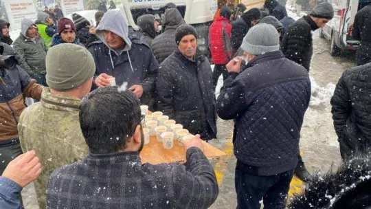 MSB: 'Mehmetçiklerimiz, enkaz altındaki vatandaşlarımızın kurtarılması için canla başla mücadele etti'