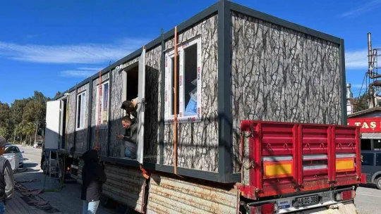 Muğla'dan deprem bölgesine 31 TIR yardım gönderildi