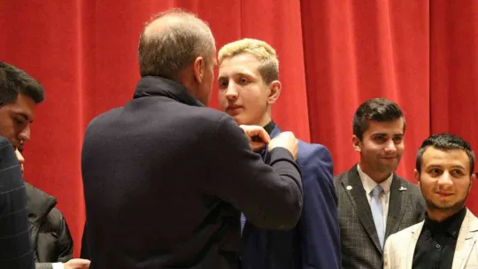 Muharrem İnce 6'lı masayı eleştirdi: 'Cumhurbaşkanı olacak kişi çıkar ben adayım der'