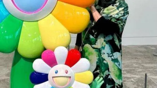 Murat Ülker'in eşi Dubai'de sergi gezdi