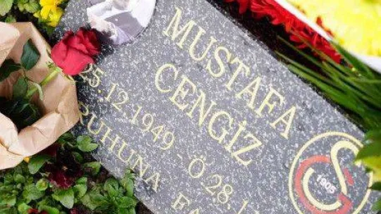 Mustafa Cengiz kabri başında dualarla anıldı