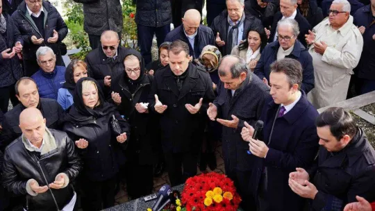 Mustafa Cengiz kabri başında dualarla anıldı