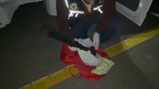 Nefes kesen operasyonlarda onlarca kilo uyuşturucu ve silah ele geçrildi