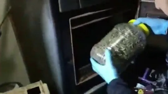 Nefes kesen operasyonlarda onlarca kilo uyuşturucu ve silah ele geçrildi