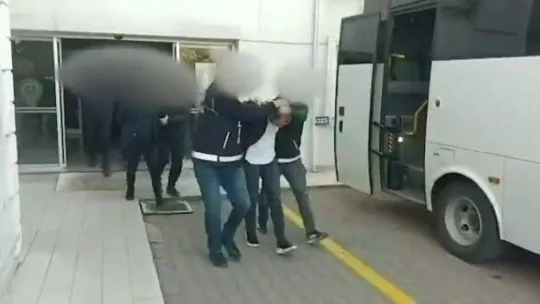 Nefes kesen operasyonlarda onlarca kilo uyuşturucu ve silah ele geçrildi