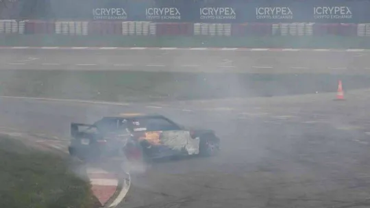 Nefesler tutuldu, drift gösterisi adrenalin dolu anlar yaşattı