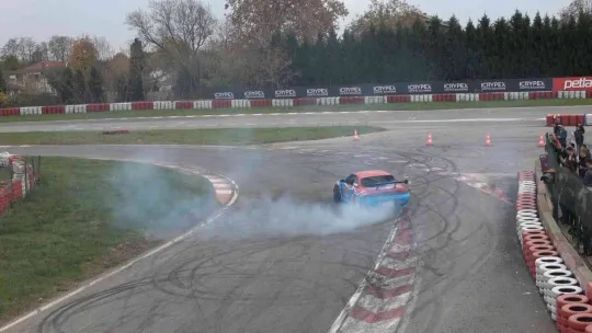 Nefesler tutuldu, drift gösterisi adrenalin dolu anlar yaşattı