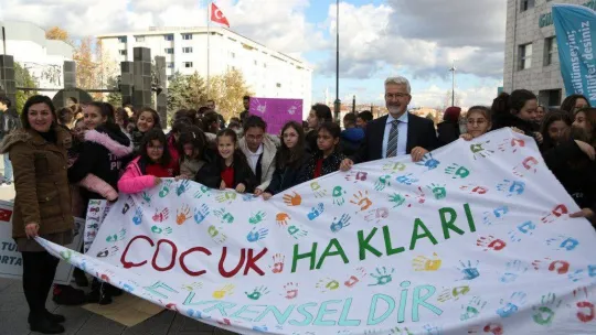 Nilüferli çocuklar, hakları için yürüdü