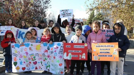 Nilüferli çocuklar, hakları için yürüdü