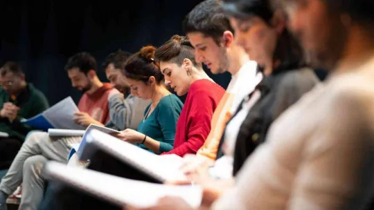 NKT oyuncuları okudu, oyun yazarları dinledi