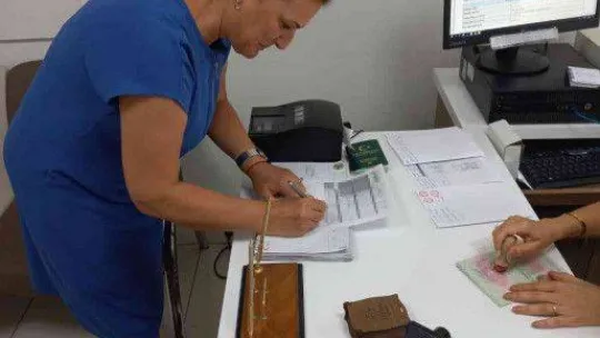 Nüfus ve Vatandaşlık İşleri Genel Müdürlüğü, süresi dolan yeşil pasaportların geçerlilik süresinin uzatılması işlemine başladı