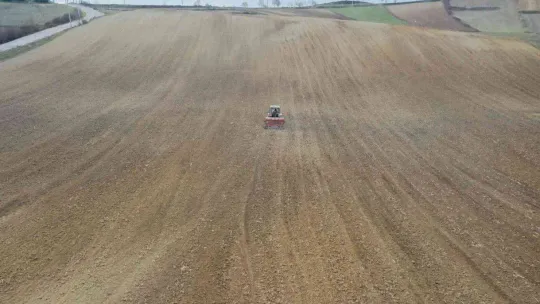 Nusrat buğday tohumları toprakla buluşturuldu