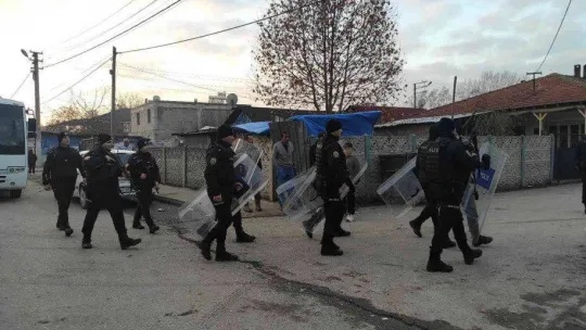 O operasyonda gözaltına alınan 107 şüpheli tutuklandı