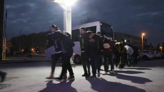 O operasyonda gözaltına alınan 107 şüpheli tutuklandı