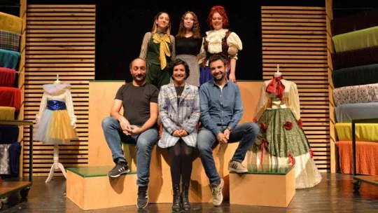 Ödüllü çocuk oyunu 'Kostüm Odası' seyircisiyle buluştu