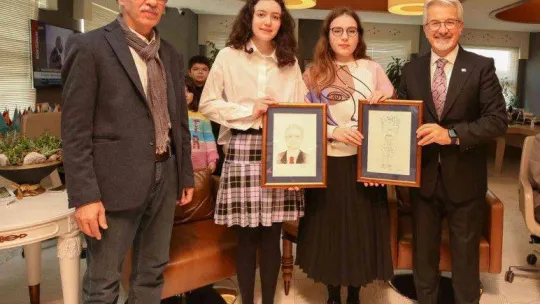 Ödüllü karikatüristler Başkan Erdem ile buluştu