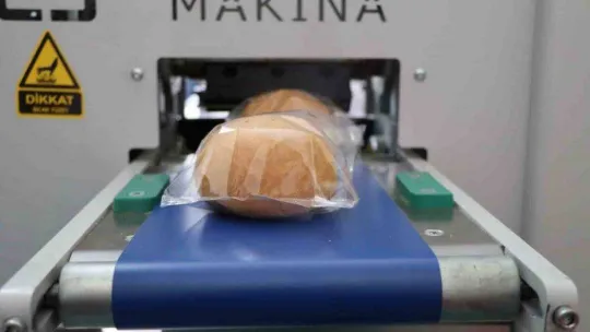 Öğrenciler depremzedeler için mutfağa girdi