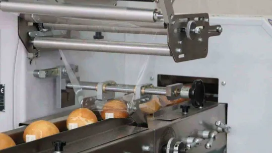 Öğrenciler depremzedeler için mutfağa girdi