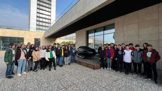 Öğrenciler İnegöl Belediyesi ile Bilişim Vadisini keşfediyor