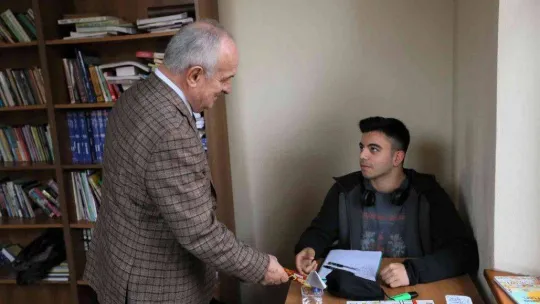 Öğrenciler Millet Kıraathanesi'nde buluşuyor