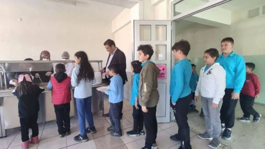 Öğrenciler, Milli Eğitim Bakanlığının ücretsiz yemek hizmetinden memnun