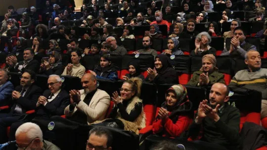 Öğretmen ve öğrencilerden Türk Halk Müziği dinletisi