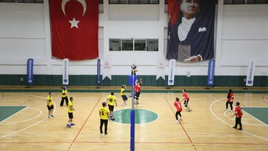 Öğretmenlerde şampiyon Derince Mesleki ve Teknik Anadolu Lisesi