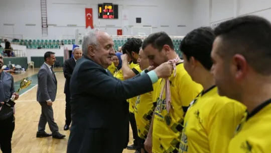 Öğretmenlerde şampiyon Derince Mesleki ve Teknik Anadolu Lisesi