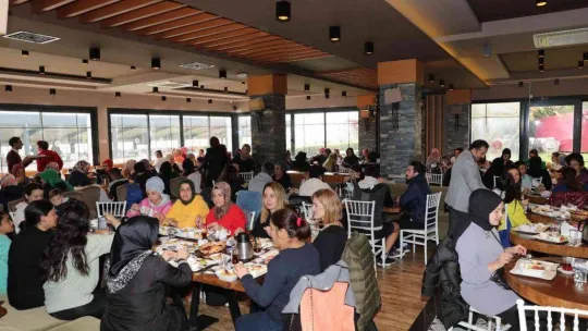 Öğretmenlere sürpriz kutlama