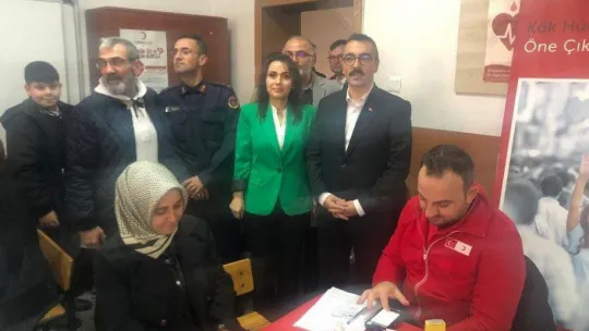 Okuldaki kampanyada iki çocuğa umut olan bağış