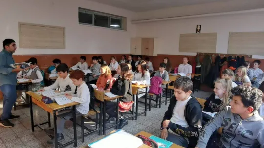 Okuldaki kampanyada iki çocuğa umut olan bağış