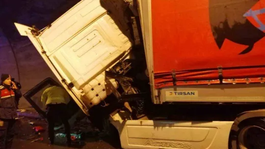Ordu'da tünel içerisinde tır kazası: 1 yaralı