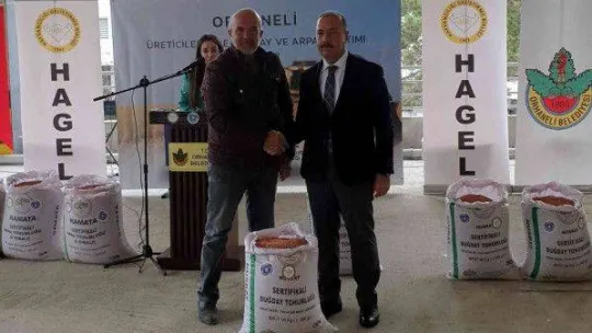 Orhaneli'de çiftçiye 6 ton arpa ve buğday dağıtıldı