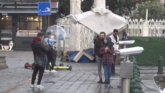 Ortaköy'de kıyıyı döven dalgalar görüntülendi