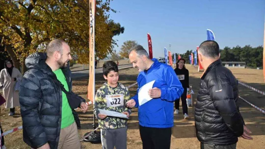 Oryantiring turnuvasında zamana karşı yarış