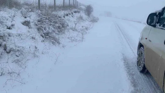 Osmaneli'nin yüksek kesimlerinde kar yağışı etkisini gösterdi