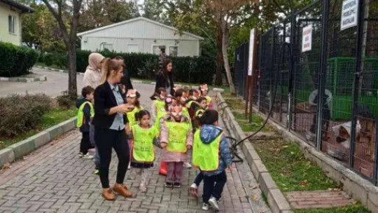 Osmangazi'de minik öğrencilerden can dostlarına ziyaret