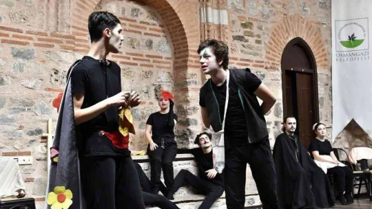 Osmangazi'de tiyatro okulu büyüledi