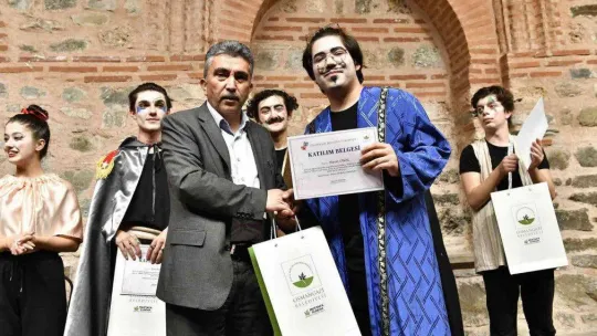 Osmangazi'de tiyatro okulu büyüledi