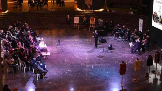 Osmangazi'de Zeki Müren anısına gece düzenlendi