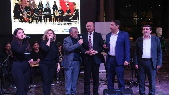 Osmangazi'de Zeki Müren anısına gece düzenlendi