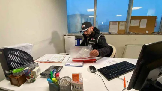 ÖSYM'nin yaptığı ehliyet ve SRC sınavlarında sahtecilik yapan çeteye eş zamanlı operasyon