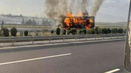 Otobanda hareketli saatler...Alev alev yandı