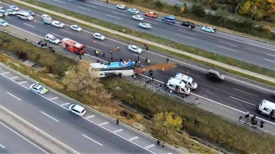 Otobüs kazalarının en önemli sebepleri uykusuzluk ve yol hipnozu