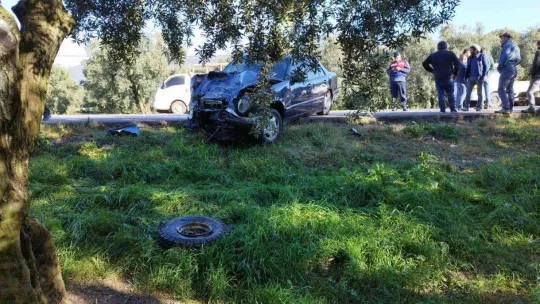 Otomobil ilaç tankerine çarptı: 3 yaralı