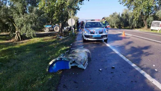 Otomobil ilaç tankerine çarptı: 3 yaralı