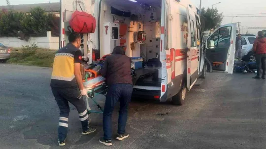 Otomobil ile elektrikli bisiklet çarpıştı: 1 yaralı