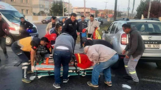 Otomobil ile elektrikli bisiklet çarpıştı: 1 yaralı