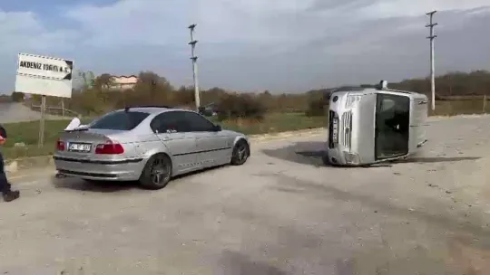 Otomobil ile hafif ticari araç çarpıştı: 1 yaralı